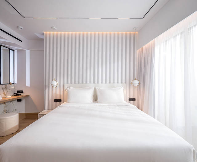 Ethereal White Resort Heraklion Deluxe Suite double bed